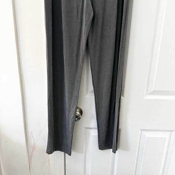 Travelers by Chico's Grey Slink Mock Neck Sleeveless Top Full Length Pants Set 1 - Picture 10 of 11